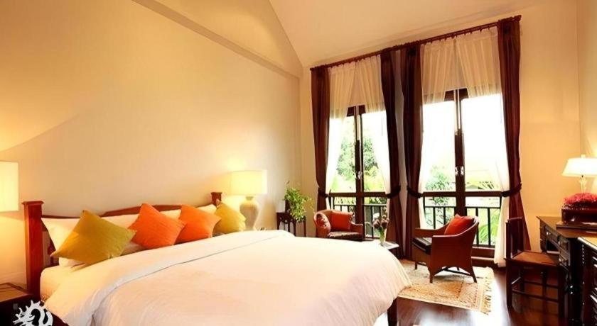 Baan Klang Wiang Hotel Chiang Mai Exterior foto
